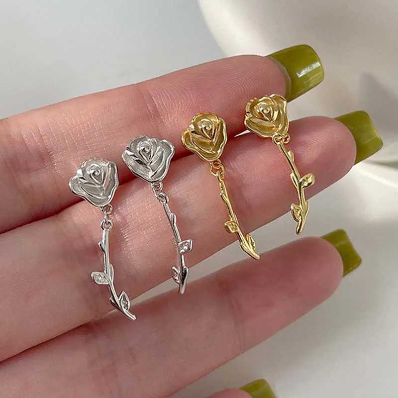 Dangle Chandelier Korean Metal Rose Flowers Stud Earrings For Woman Vintage Silver Color Irregular Romantic Flower Earrings Aesthetic Jewelry Gift