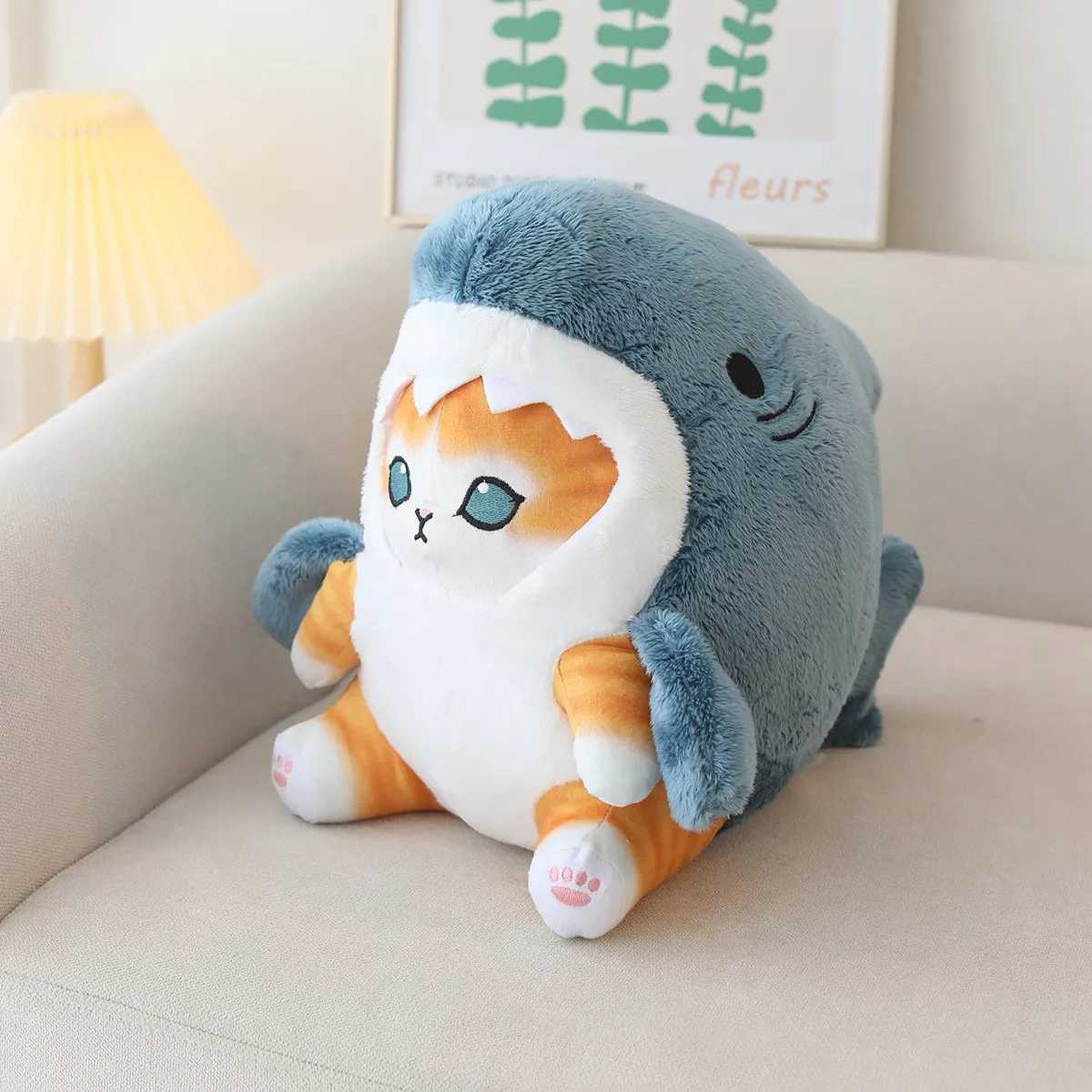 ぬいぐるみのぬいぐるみ20cm Kaii Shark Cat Peluche Toy Toy Creative Shark Cosplay Kitten Dollsぬいぐるみ柔らかい動物の枕