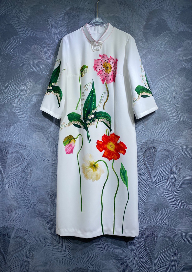 Женские платья по взлетно -посадочной полосе стенда мандарина колллар с печать