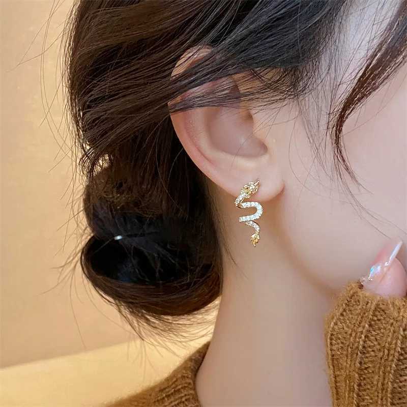 Dangle Chandelier New Chinese Style Zircon Dragon Stud Earrings for Women Fashion Design Crystal Personality Earrings Jewelry Gift 2024 New Year