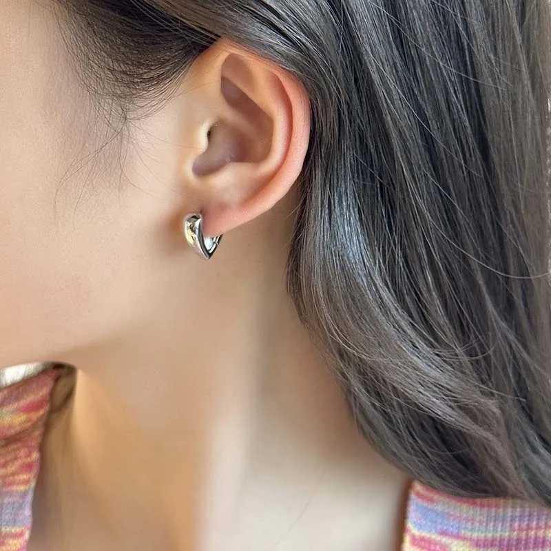 Stud Vintage Metal Hollow Heart Pearl Hoop Earrings for Women Girl New Fashion Geometric Irregular Earrings Jewelry Mujer