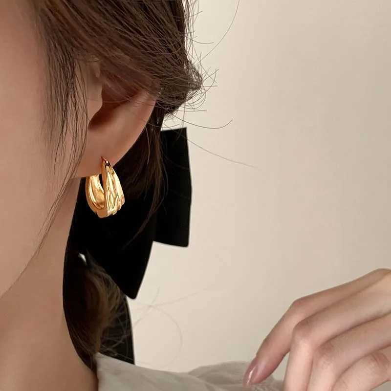 Stud New Trendy Metal Irregular Pleated Hoop Earrings for Women Fashion Design Silver Color Geometric Earrings Jewelry Gifts