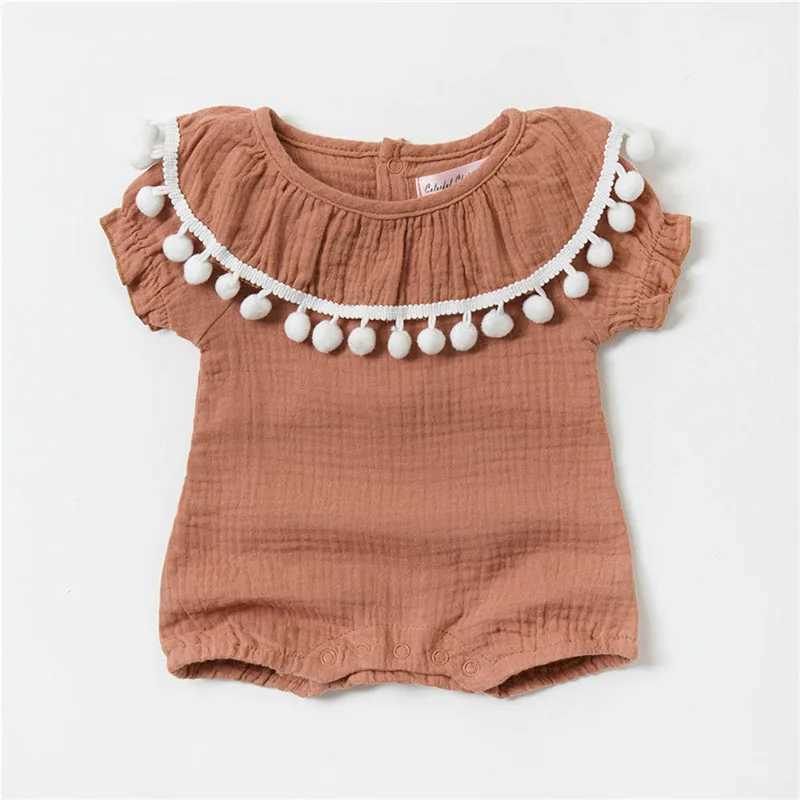 Rompers Baby Bodysuits Summer Soft Cotton Tassel Rompers Boys Girls Korte mouwen Solid Onepiece kleding Pasgeboren kleding 0-24m H240425