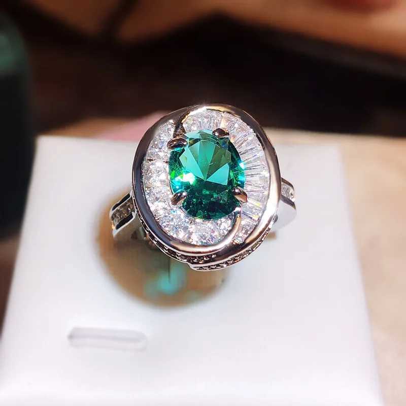 Bandringe 925 Silber Neue Neon Green Imitation Emerald Ring Vintage Large Diamond for Women Party Geburtstagsgeschenk H240425