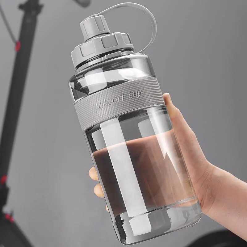 Gobelers 2l grande capacité en plastique bouteille d'eau chauffage et tasse de sports résistants à l'extérieur fitness camping paille de paille H240425