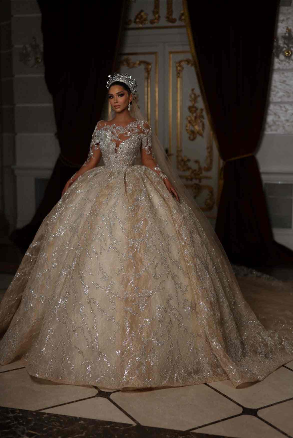 Luxury Ball Gown Wedding Dresses O-Neck Long Sleeve Sweep Train Lace-up Appliques Sequins Dress Lace Sparkly Plus Size Formal Bridal Gowns Custom Made H24712