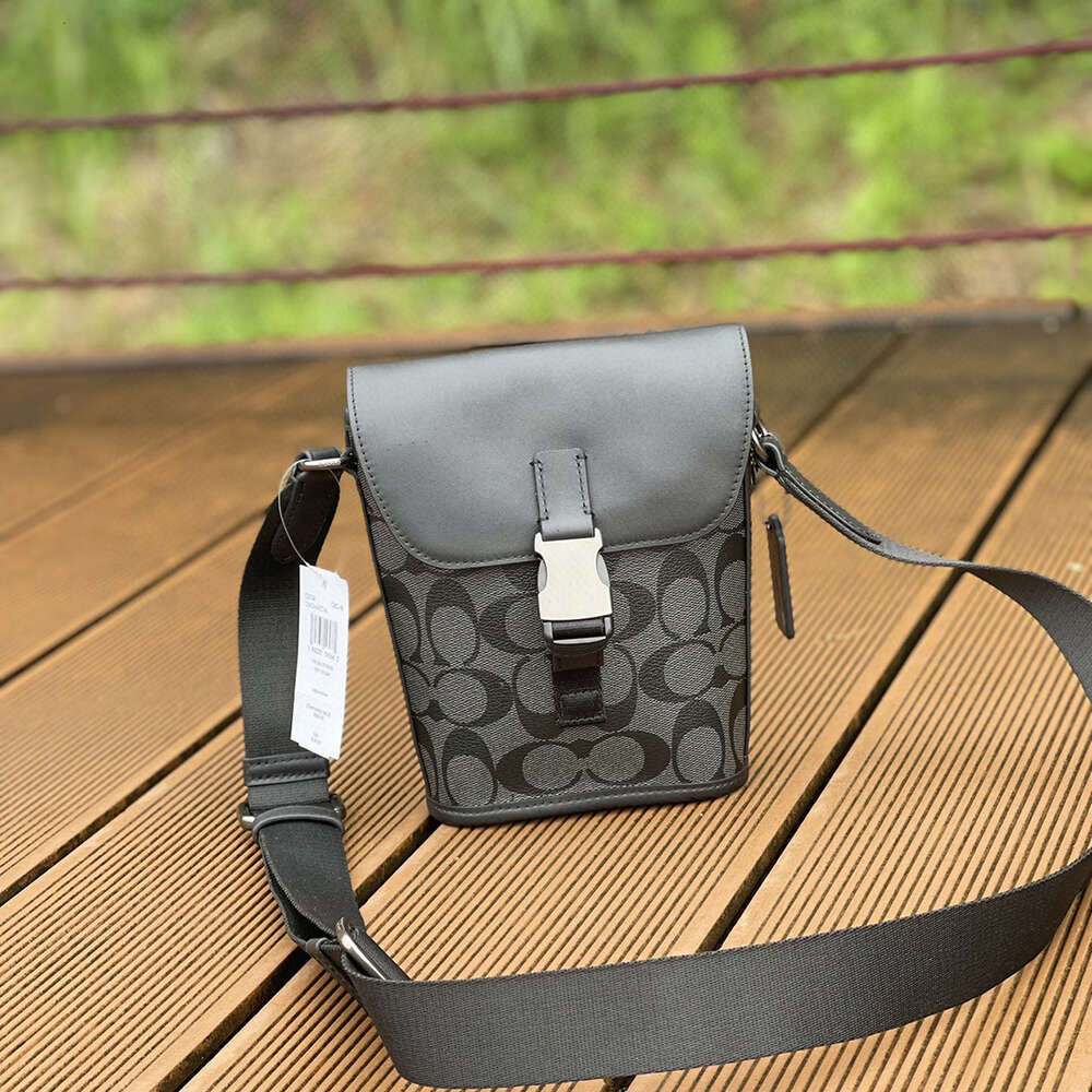 Sacs à main de marque de luxe sacs pour femmes du nouveau sac pour hommes C3134 Track en cuir authentique petit téléphone One épaule crossbody français 4160