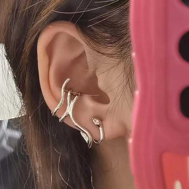 Dangle Chandelier Sliver Color Crystal Snake Ear Clip On Earrings for Women Gothic Piercing Fake Cartilage Ear Cuff Wedding Jewelry Gift