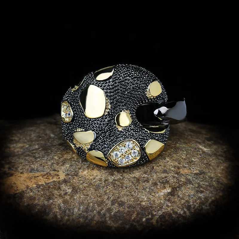 Anillos de banda Atmósfera de alta gama Domineering Black Gold Hollow Anillo para mujeres Joyas de compromiso de aniversario Joyería Vintage H240425