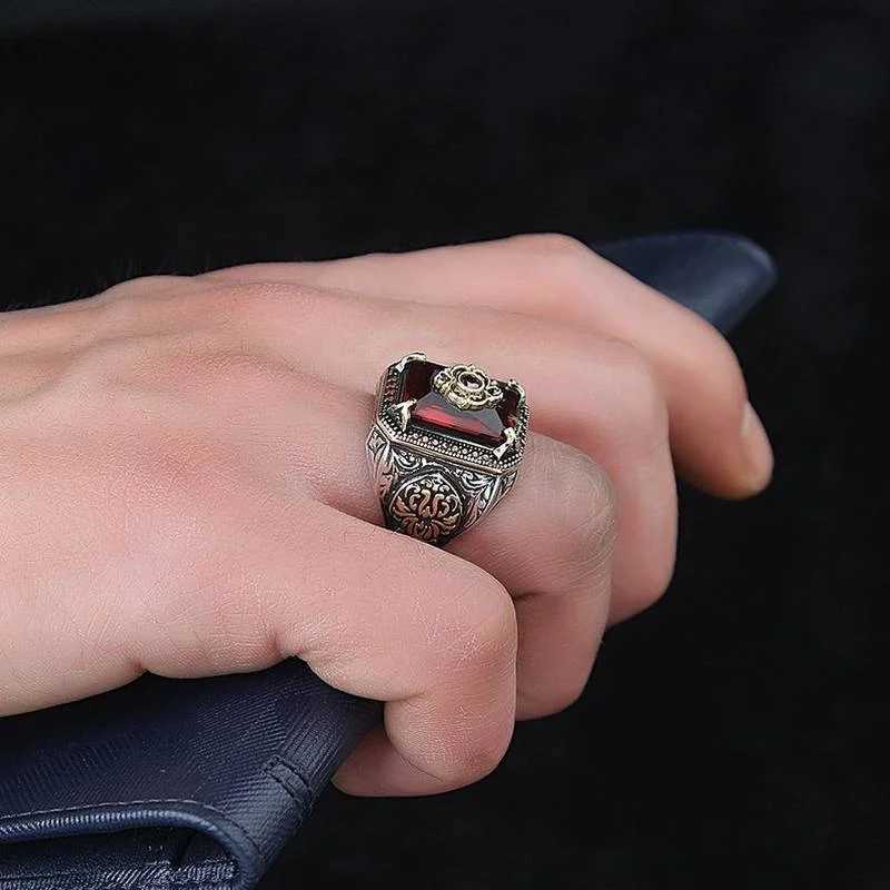 Band Rings Retro Handmade Turkish Signet Ring for Men Women Ancient Silver Color Carved Eagle Inlaid Red Zircon Punk Motor Biker H240425