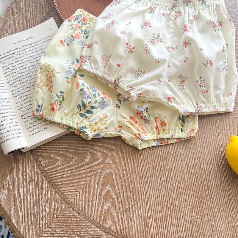 Conjuntos de roupas 2023 Summer Baby Clothing Conjunto de meninas florais Ternos de meninas Peter Pan Collar Tee e Bloomer H240425