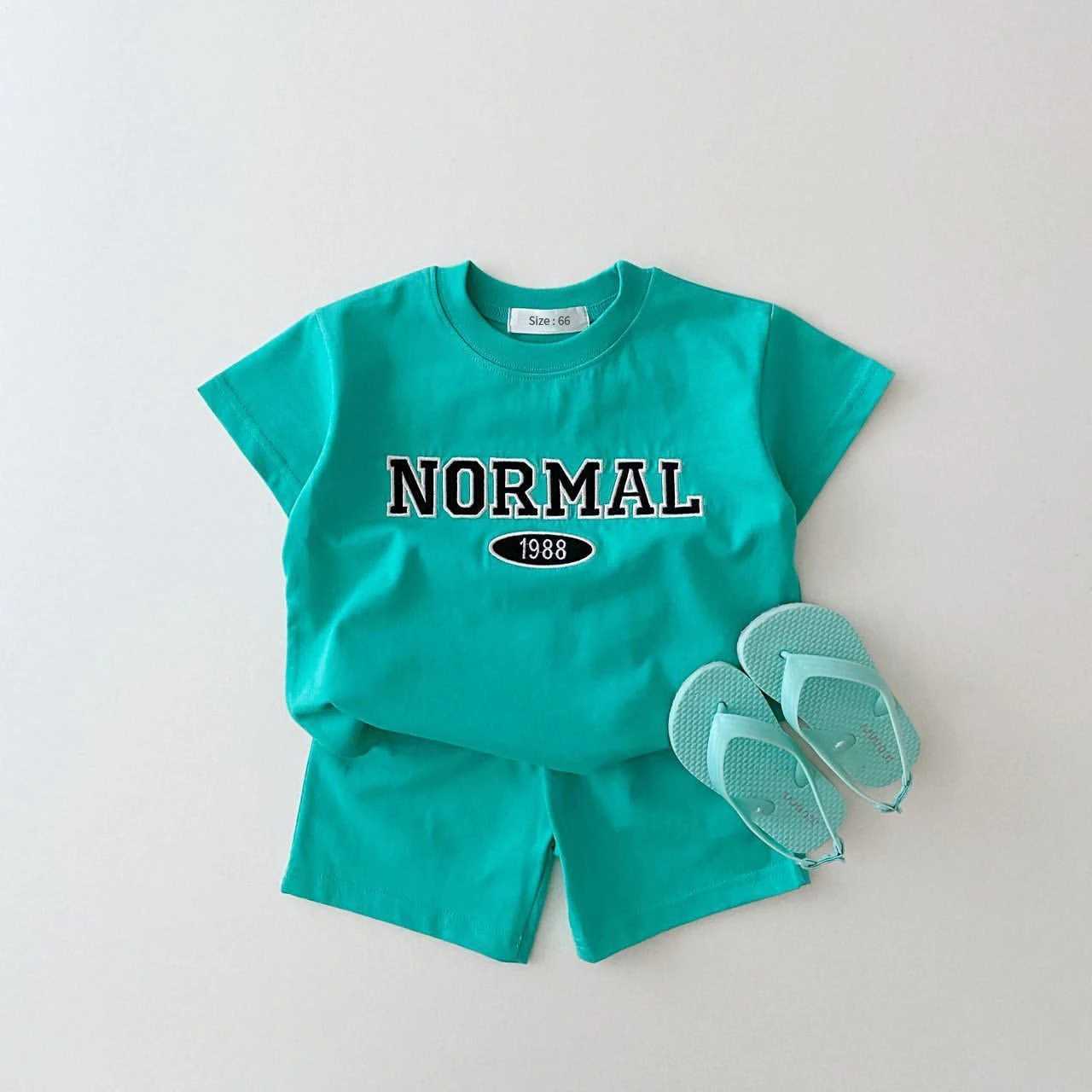 Clothing Sets Letter Printed Short Sleeved Top and Shorts Set Summer Boys and Girls Clothing Childrens T-shirt Shorts Set Casual Clothing H240425