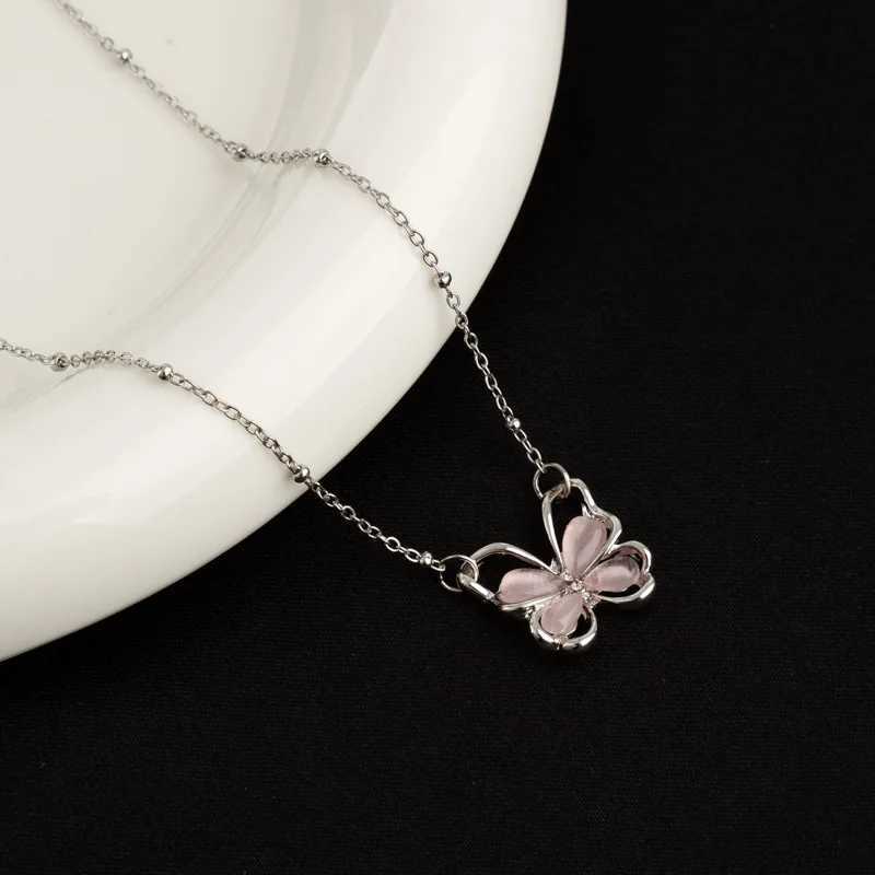 Pendant Necklaces Fashion Sweet Cool Pink Cute Butterfly Necklace Light Luxury Niche Personality Hollow Animal Clavicle Chain Pendant