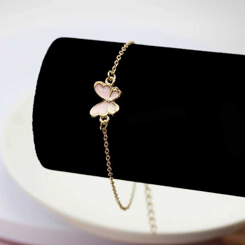 Pärlstav ny trendrosa fjärilsarmband för kvinnor enkla flickor söt liten charm minimalism emalj pulsera smycken födelsedagspresent