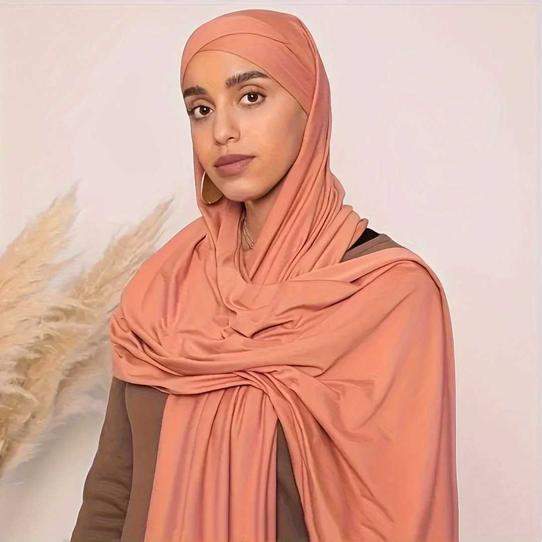 Hijabs Retro Solid Color Hijab Simple Single Layer Cross Scarf Stylish Outdoor Sunscreen Stretchy Head Wrap d240425