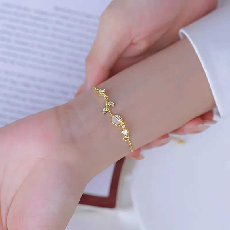 Корейский световой световой роскошный роскошный цветочный браслет для женщин блестящий циркон опал жемчуж