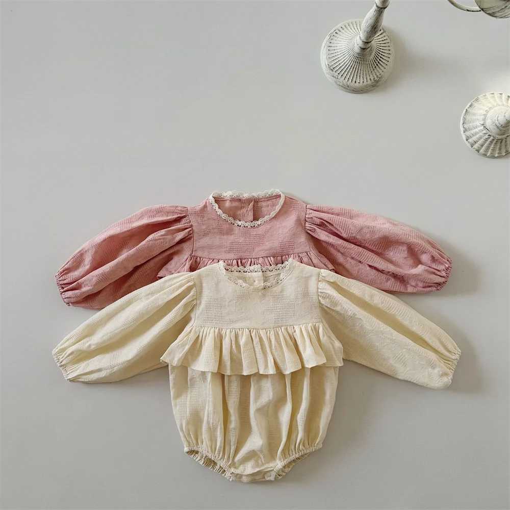 Rompers bedårande babyflickor ruffle lager klänning romper spets tutu kjol 0-24 månader spädbarn småbarn bodysuit koreanska baby kläder h240425