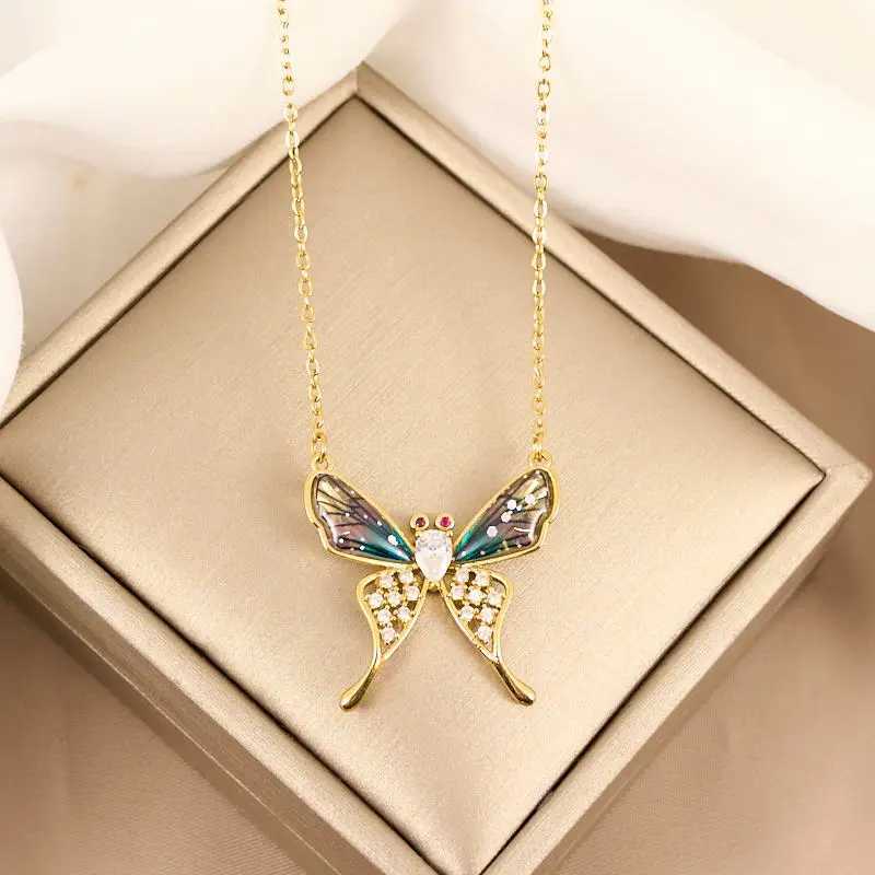 Anhänger Halsketten klassische personalisierte mikroembriebige farbenfrohe Schmetterlingsflügel-Halskette modische und charmante vielseitige Schlüsselbeinkette