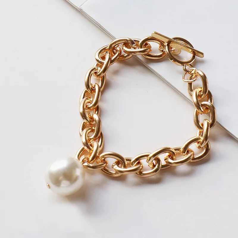 Beaded Vintage Court Baroque Elegant Atmosphere Large Pearl Pendant Metal Thick Chain Bracelet for Women Designer Jewelry Pulseras
