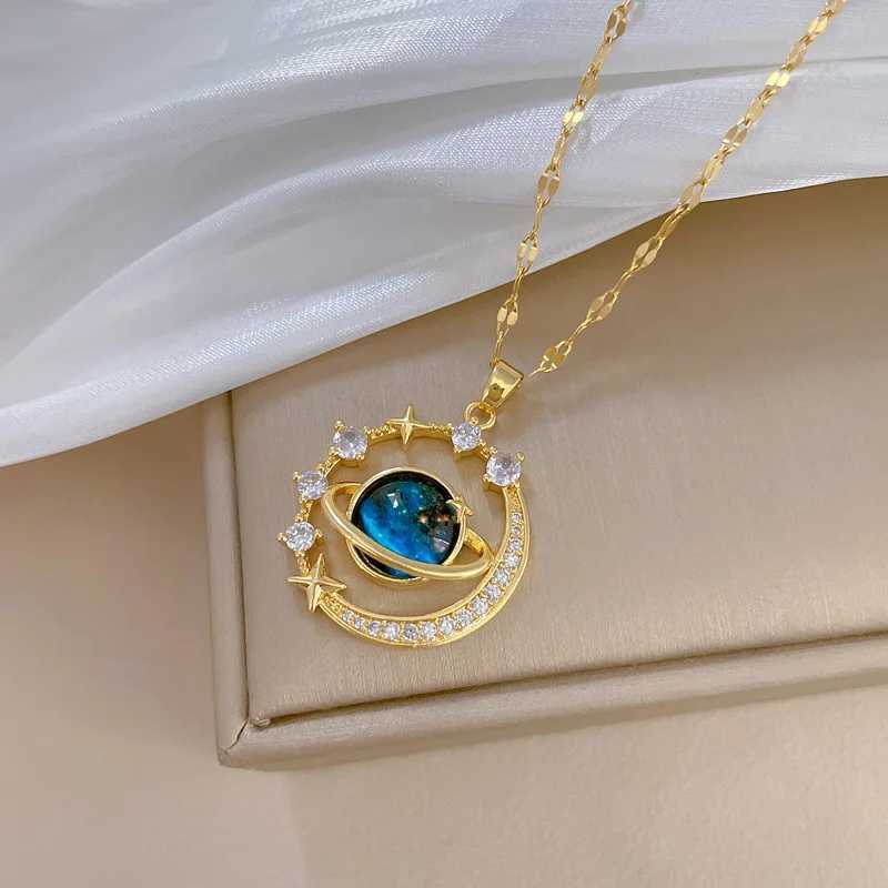Pendant Necklaces Exquisite Starry Sky Planet Light Luxurious Temperament Gorgeous Necklace Stars and Moon Versatile Stainless Steel Clavicle Chai