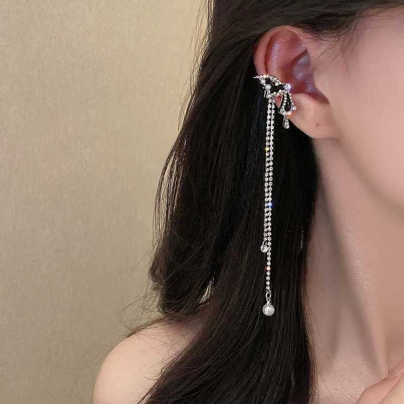 Charm Korean Black Liquid Futterfly Pearl Tassel Ear Cuff Female Fashion Silver Color No Piercing Long Chain Clip on Earring Smycken