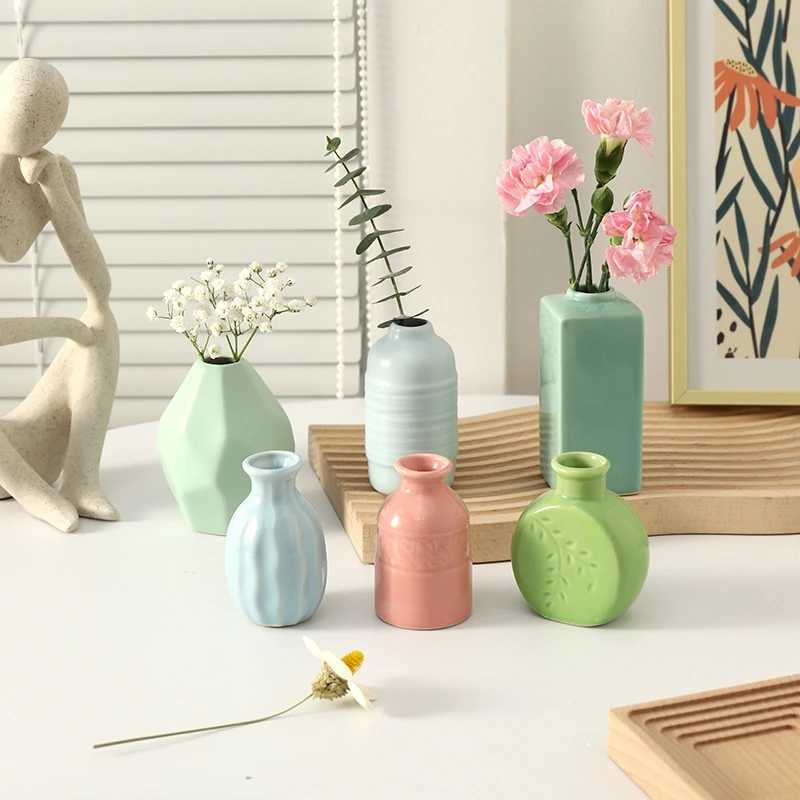 Vases Mini Vase de fleurs en céramique Colorful Hydroponic Plant Vases Flower Arrangement Pot Room Decor Nordic Home Desktop Ornement