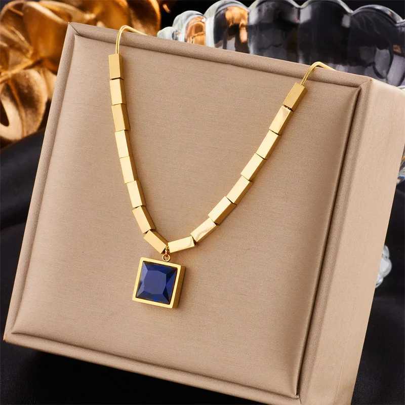 Colliers pendants Fashion européenne et américaine Simple Square Blue Bijoux Collier Tempérament Luxury Luxury En acier inoxydable Chaîne de clavicule