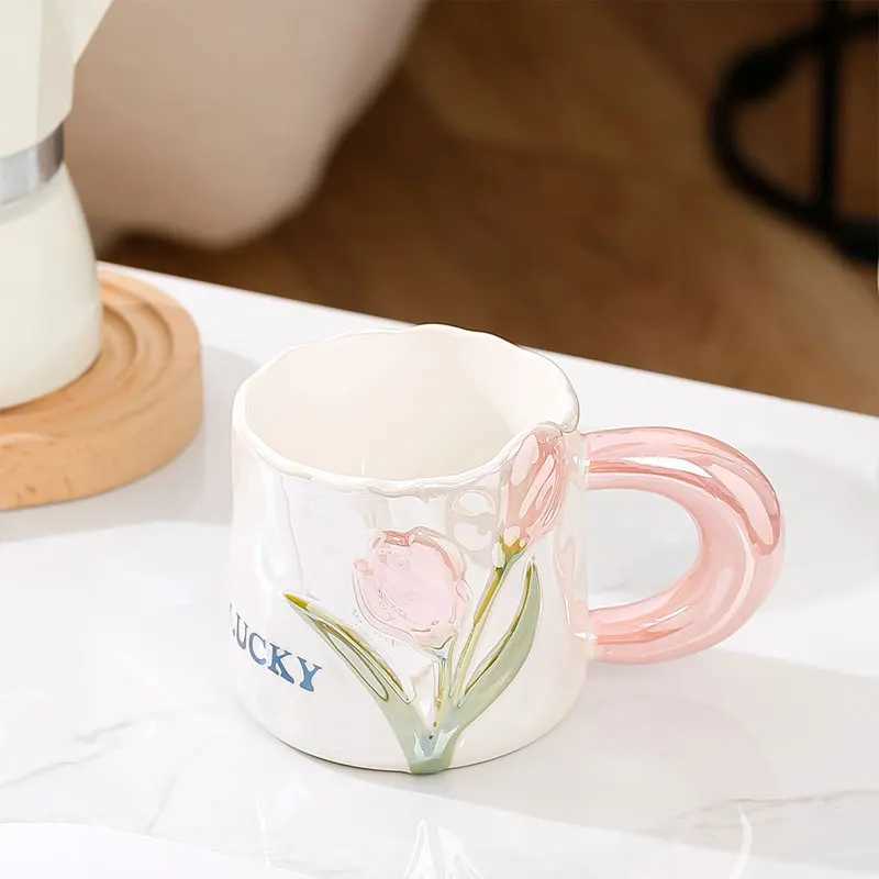 Copo de cerâmica criativa de caneca Tulip Tulip com alça e colher presente de casal fofo de café Presentes de aniversário de casamento h240425