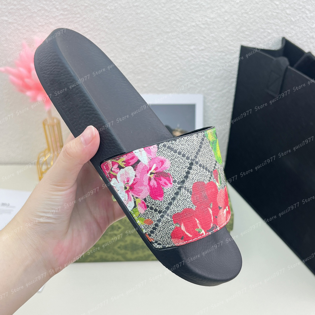 Designer Paris Sandalen Ltaly Pantoffeln Neue Gummi-G-Gleiten Sandalen Blumenbrokat Frauen Männer Slipper Flip Flop Damen Mode Streifen Strand Sandale ER35-45