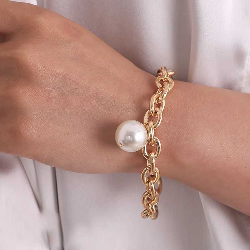 Beaded Vintage Court Baroque Elegant Atmosphere Large Pearl Pendant Metal Thick Chain Bracelet for Women Designer Jewelry Pulseras