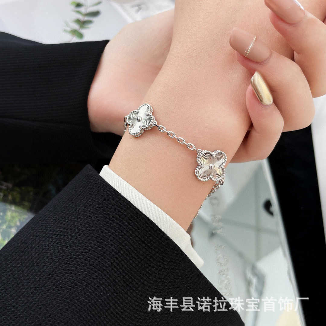 Top Grade Luxury Vancleff Designer bracelet Five Flower Bracelet Real Gold Electroplated Fashion Light Luxury High Grade Feel Handicrafts