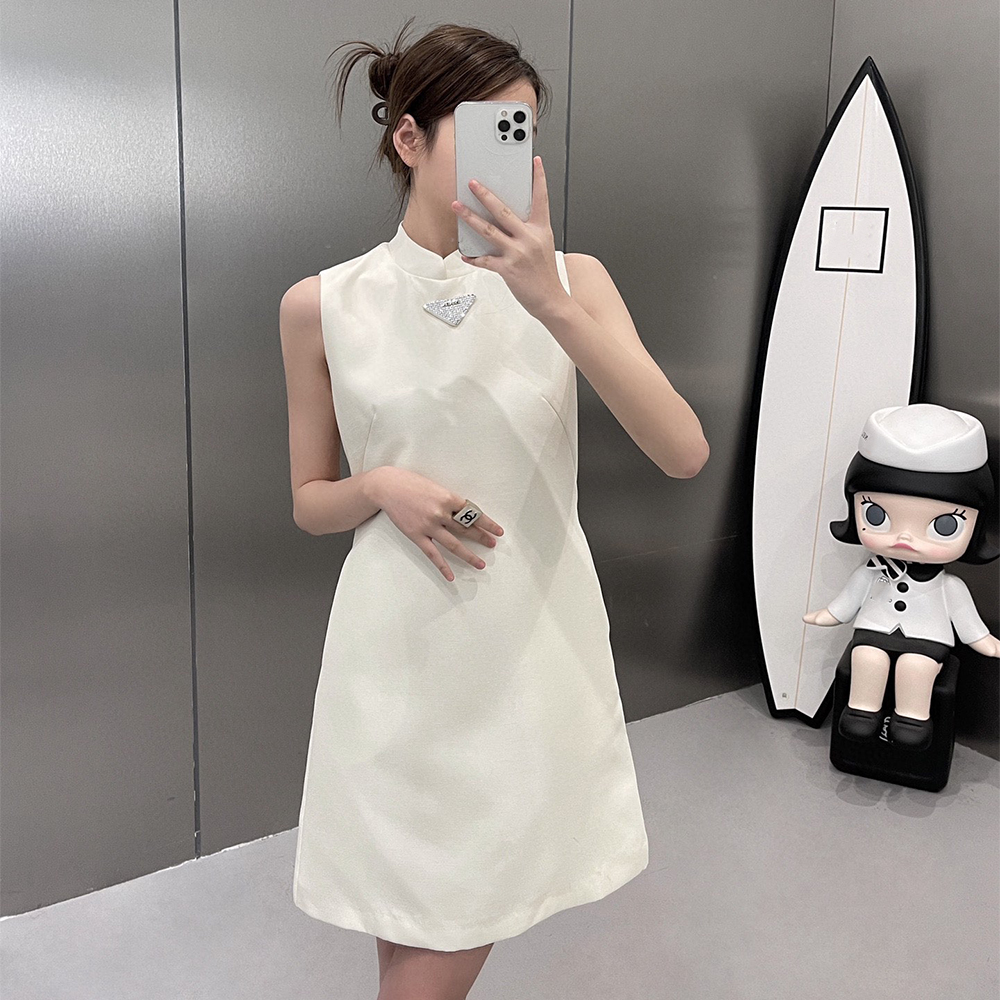 Designer Women's Casual Dresses Metal Triangle Logo Pure Colour Simple Fashion Elegant Summer Women's Stand Collar Sleeveless Loose Dresses