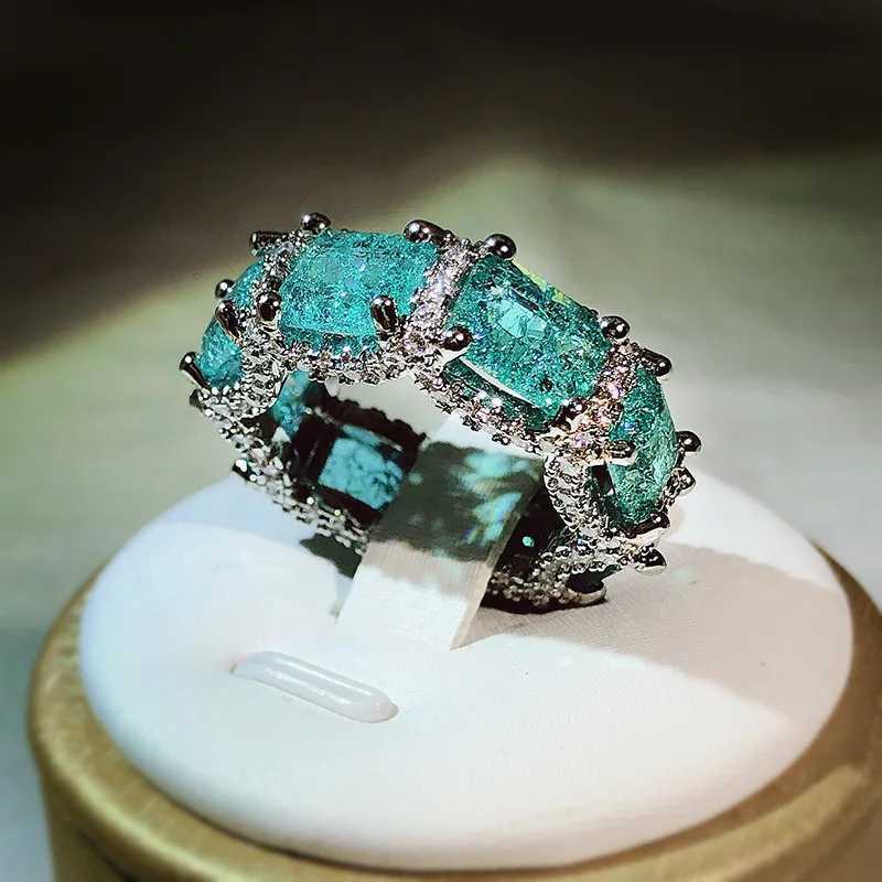 Rings de banda 925 Sello de alta definición paraiba joya de circón industria pesada incrustación acadicarine topaz anillo de cumpleaños para mujer regalo de cumpleaños h240425