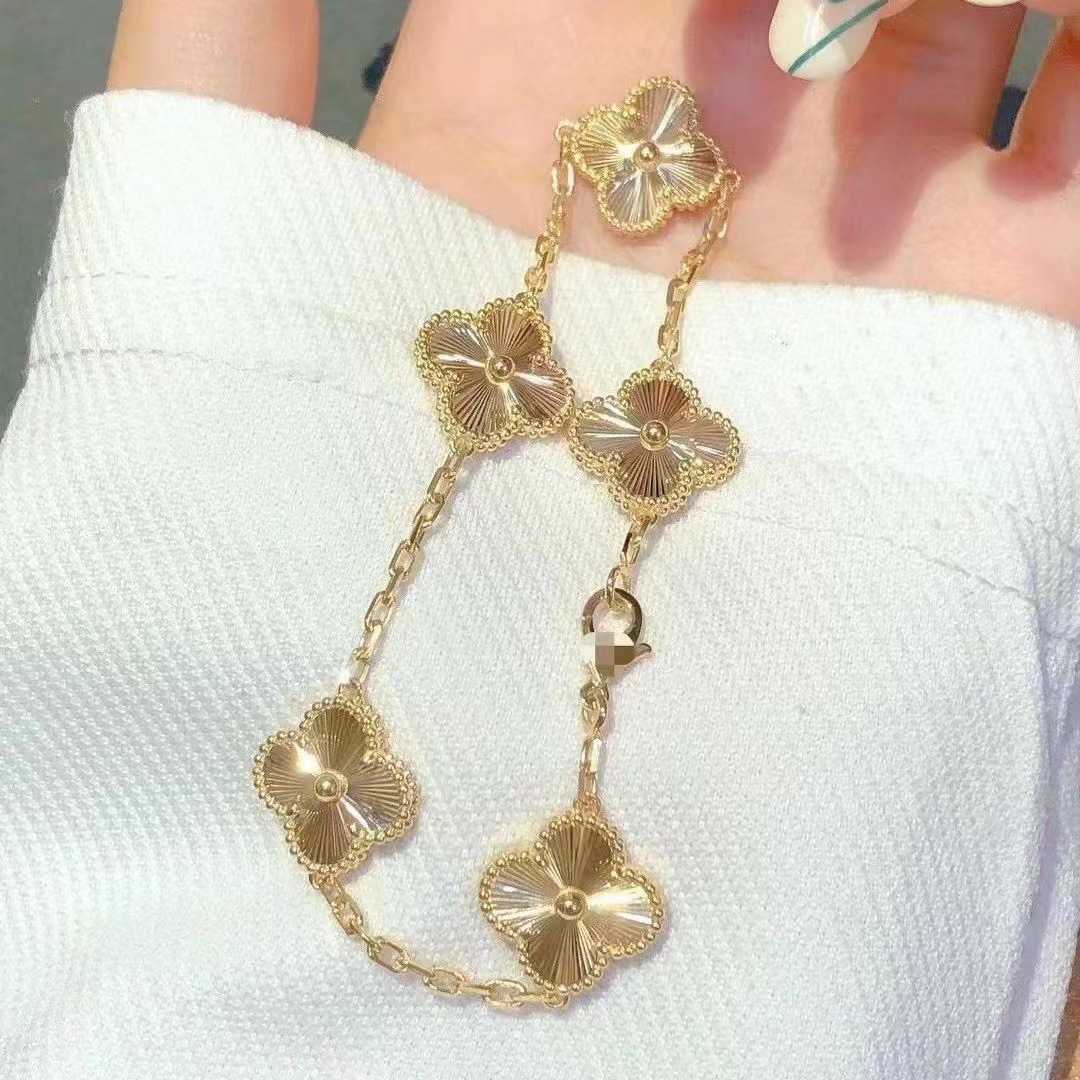 Top Grade Luxury Vancleff Designer bracelet 925 Sterling Silver Clover Necklace Bracelet Earrings Plated 18K Five Flower Bracelet High Version