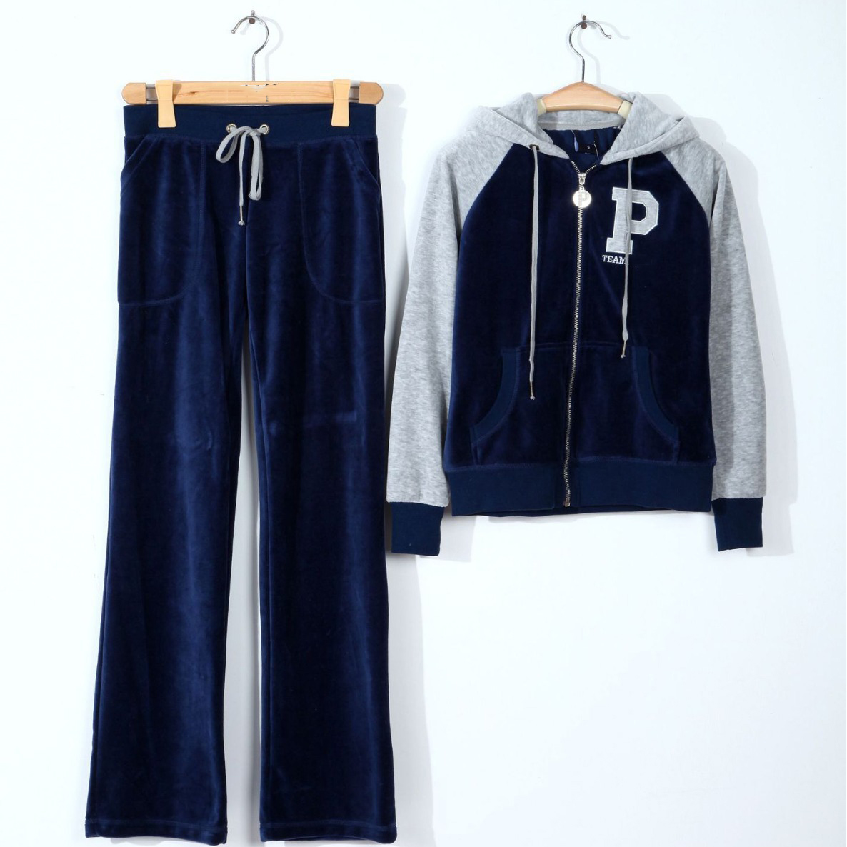 Sweats à capuche de pantalons en deux pièces avec un sweat à capuche imprimé par lettre et à la tenue sportive empilée skinny