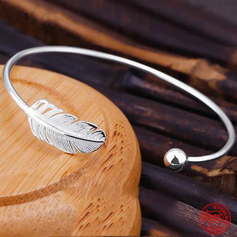 Kedja 925 Sterling Silver Round Bead Feather Charm Armband Bangles Justerbara armlets för kvinnor Bröllopsmycken gåva