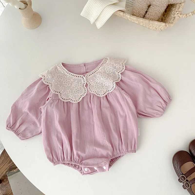 Rompers Autumn Ins Style Baby Girls Clothes Lace Collar Bodysuit Long Sleeve Loose Style One Piece H240425