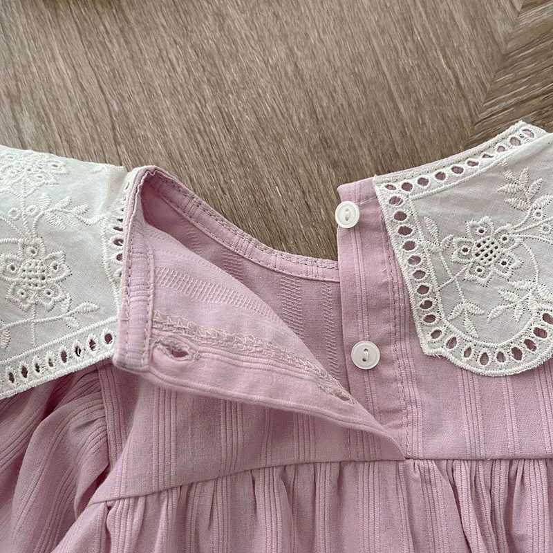 Rompers Autumn Ins Style Baby Girls Clothes Lace Collar Bodysuit Long Sleeve Loose Style One Piece H240425