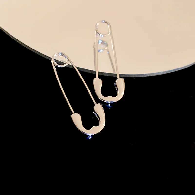 Dangle Chandelier Simple Silver Color Pin Stud Earrings For Women Punk Hip Hop Creative Paper Clip Personality Earrings New Trend Jewelry