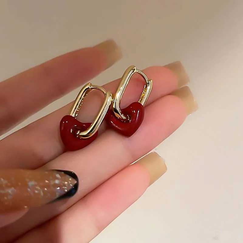 Stud Vintage Red Love Heart Hoop Earrings For Women Fashion Design Drip Oil Heart Shaped Temperament Earrings Wedding Jewelry Gifts