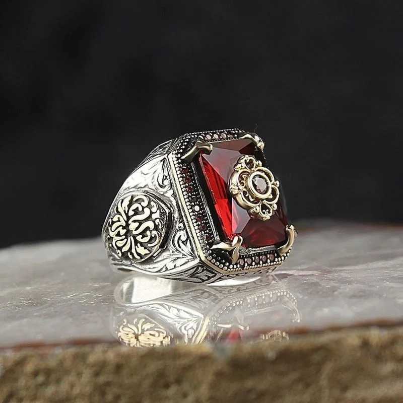 Band Rings Retro Handmade Turkish Signet Ring for Men Women Ancient Silver Color Carved Eagle Inlaid Red Zircon Punk Motor Biker H240425