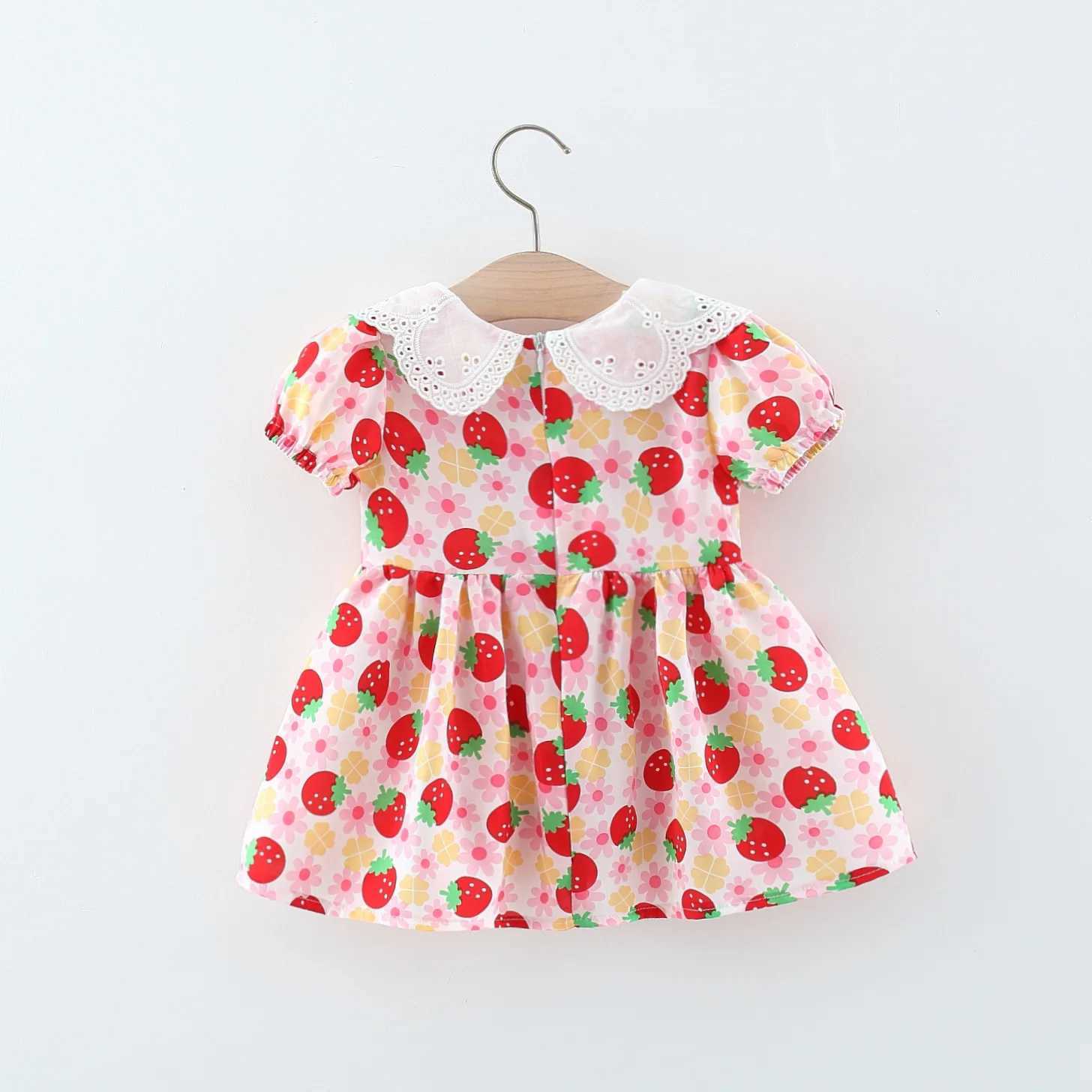 女の子のドレス/setsummerイチゴでいっぱいの丸い襟のコットンドレス女の子のための小さな花バッグとギフトD240425
