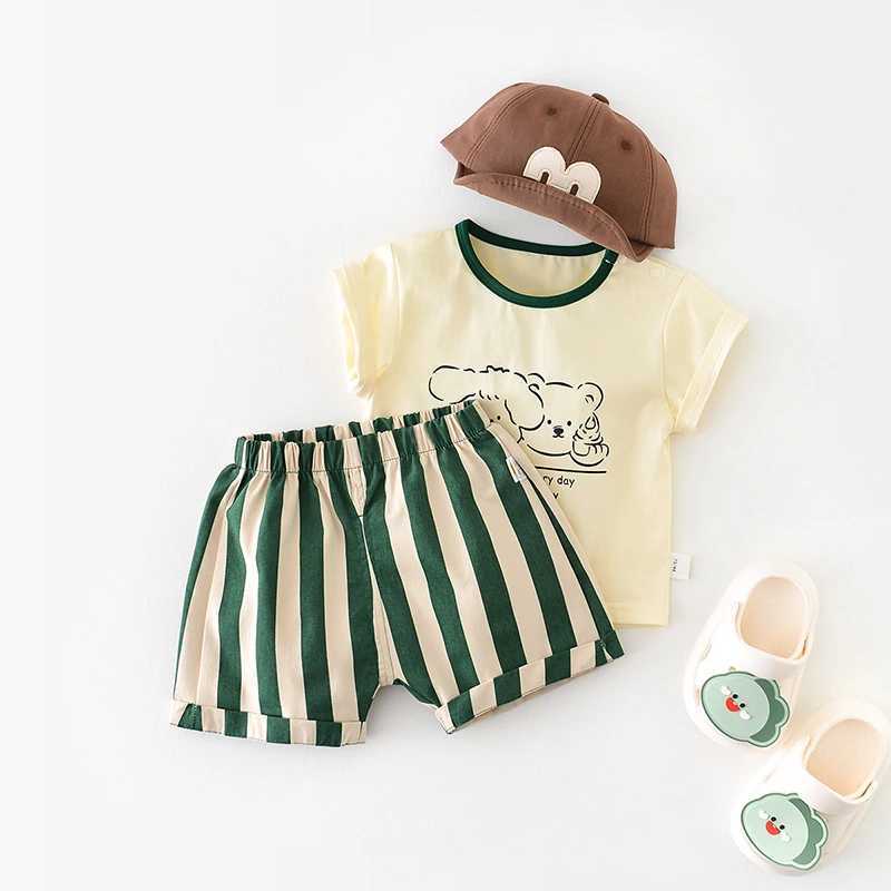 Kledingsets 2024 Zomerkleding Set Peuter jongens Cartoon print T-shirt gestreepte shorts 2-PCS Suite baby outfit 0-3 Y H240425