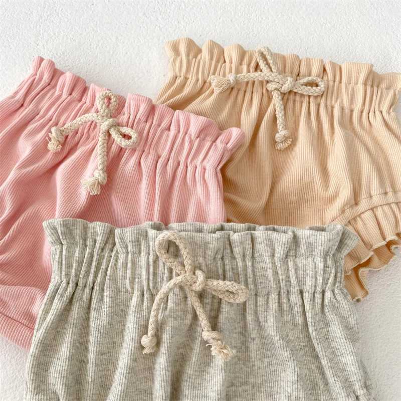 Kläduppsättningar söta baby flickor Kläder Set Summer Cotton Ribbed Rem Shirt+Ruffles Lace Bloomers Children Outfits Baby Stuff 6M 12M 18M 24M H240425