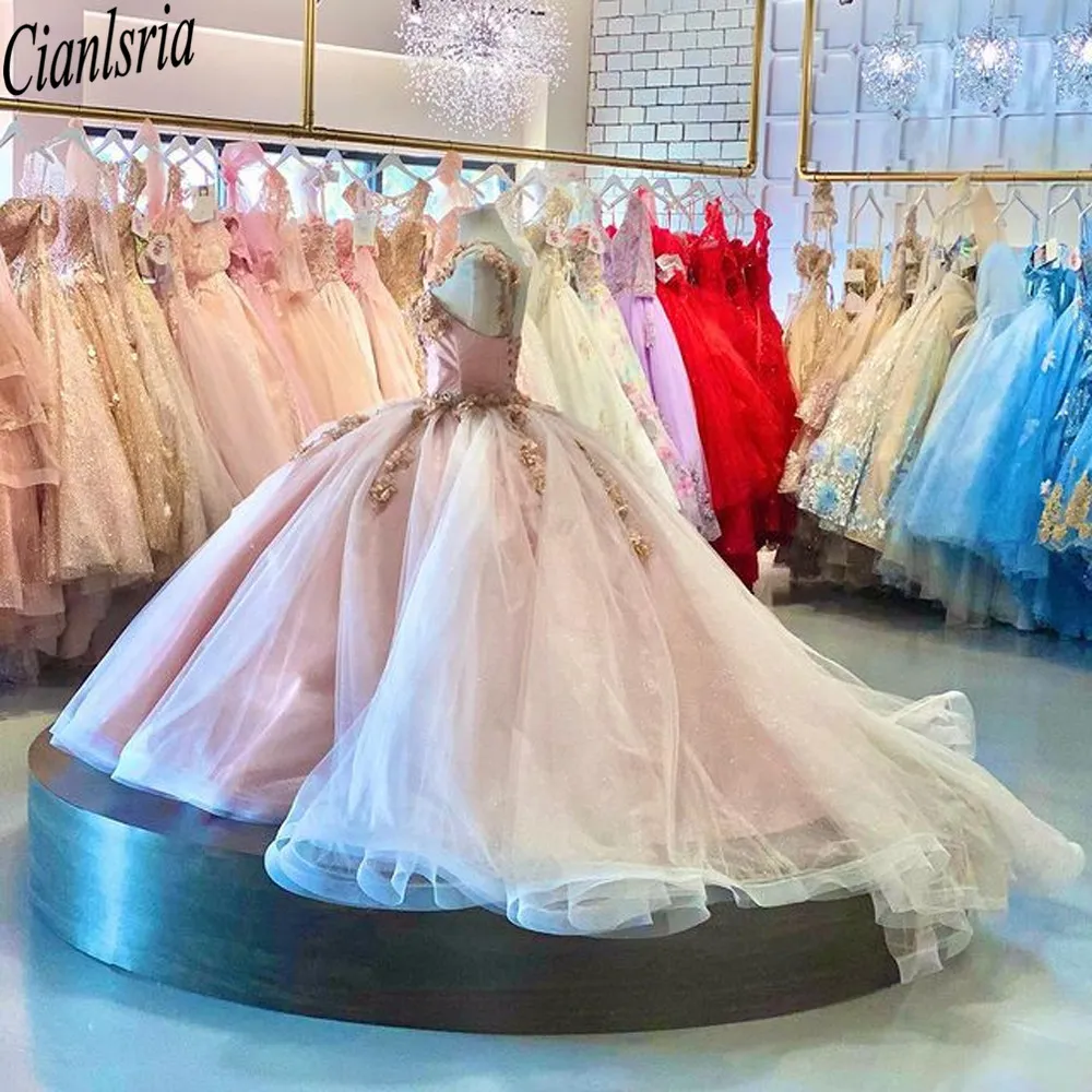 En axelboll klänning quinceanera klänningar vestidos de 15 anos modehandlemerad blomma formella prinsessan festklänningar