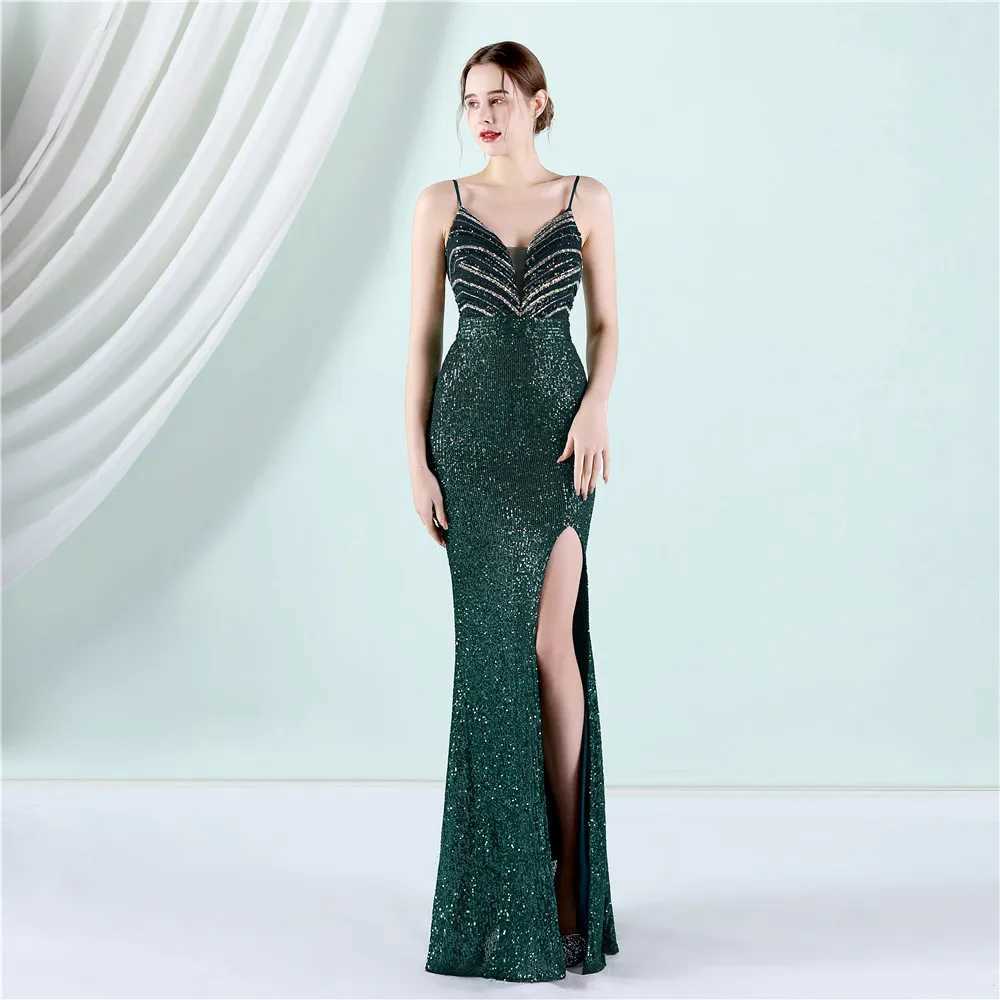 Runway Dresses Yidingzs Strap V Neck Gold Sequin Dress Sexig Slit Evening Dress Womens Party Maxi Dress Long Prom Dress Y240426