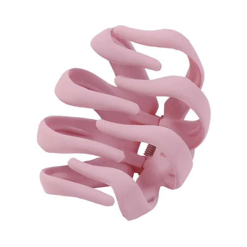 Clamps Women Girls Geometric Hair Claw Clamps Metal Hair Crab Moon Shape Hair Claw Clip Solid Color Hairpin Large Size Hair Accessories Y240425