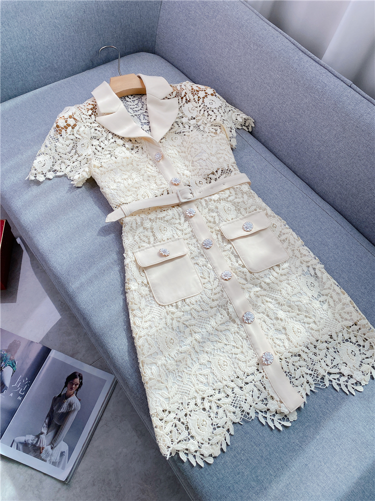 Självporträtt Summer Pure Color Panele Belted Lace Dress White Short Sleeve V-Neck Single-Breasted Casual Dresses G4A2315