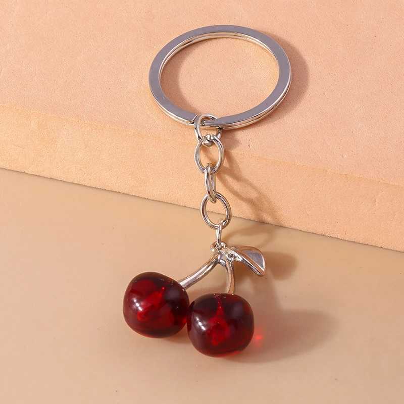 Keychains Lanyards Fashion Fruit Cherry Keychain för bilnyckel souvenir gåvor för kvinnor män handväska hängen nyckelar diy smycken tillbehör