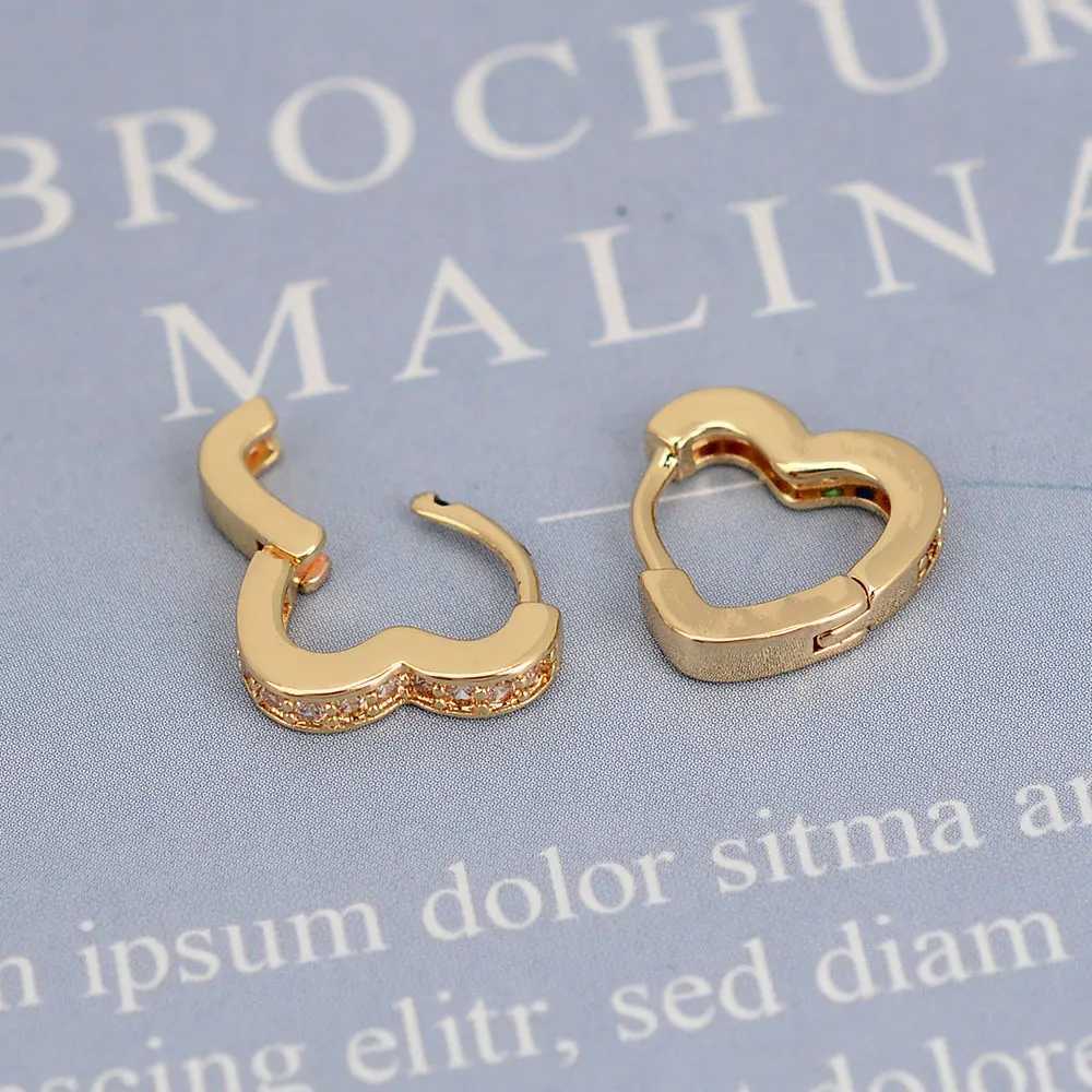 Stud New High Quality Luxury Women Small Heart Geometry Hoop Earrings Dazzling Micro Paved CZ Stones Versatile Female Fashion Jewelry